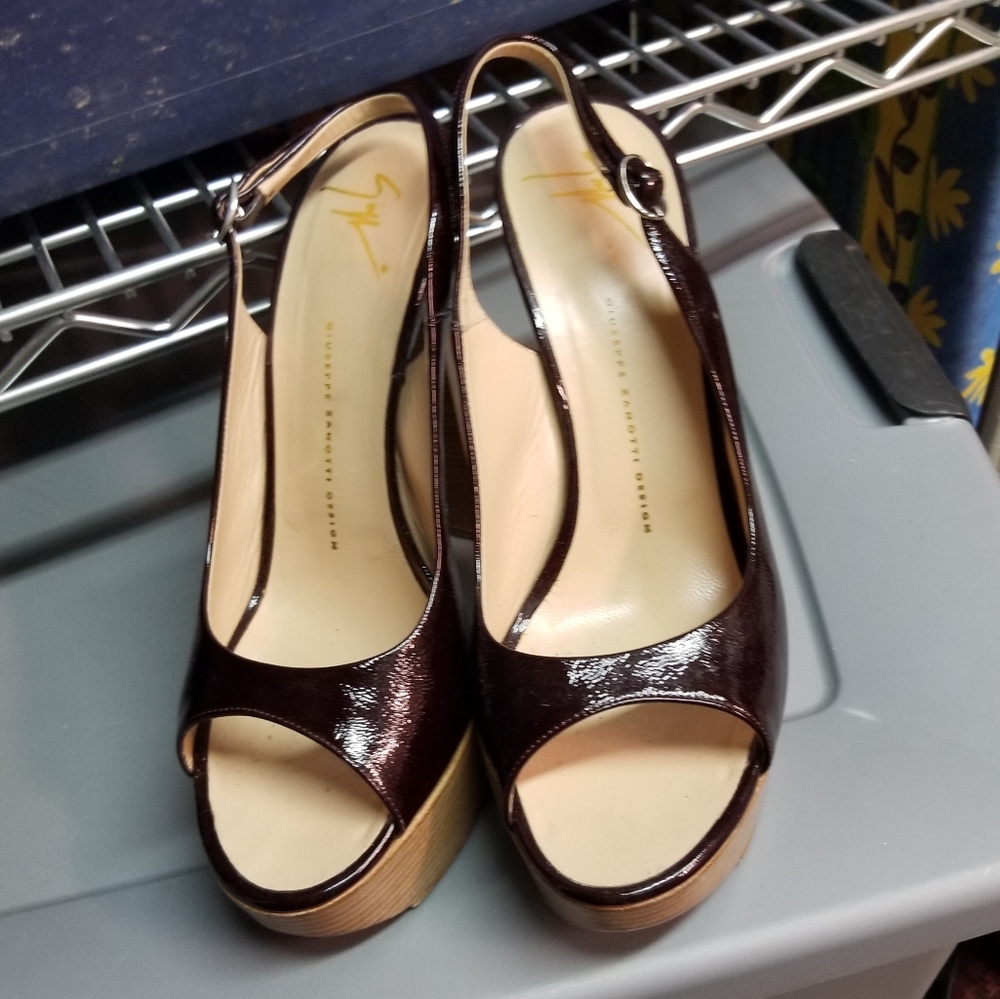 Giuseppe Zanotti peep toe platform heels. Patent leather. Wine size 41.